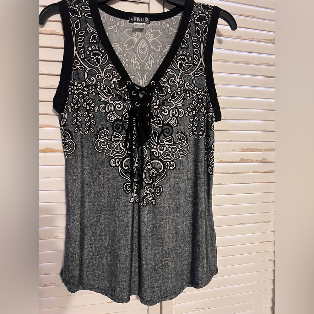 VENUS Black & White Lace-Up V-Neck Tank